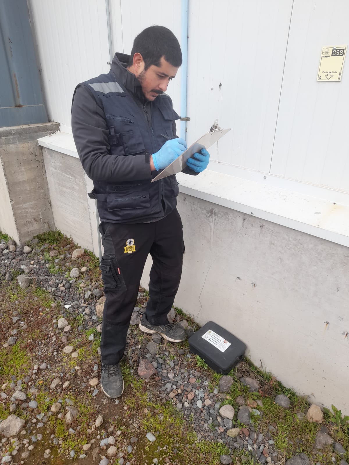 técnico control de plagas